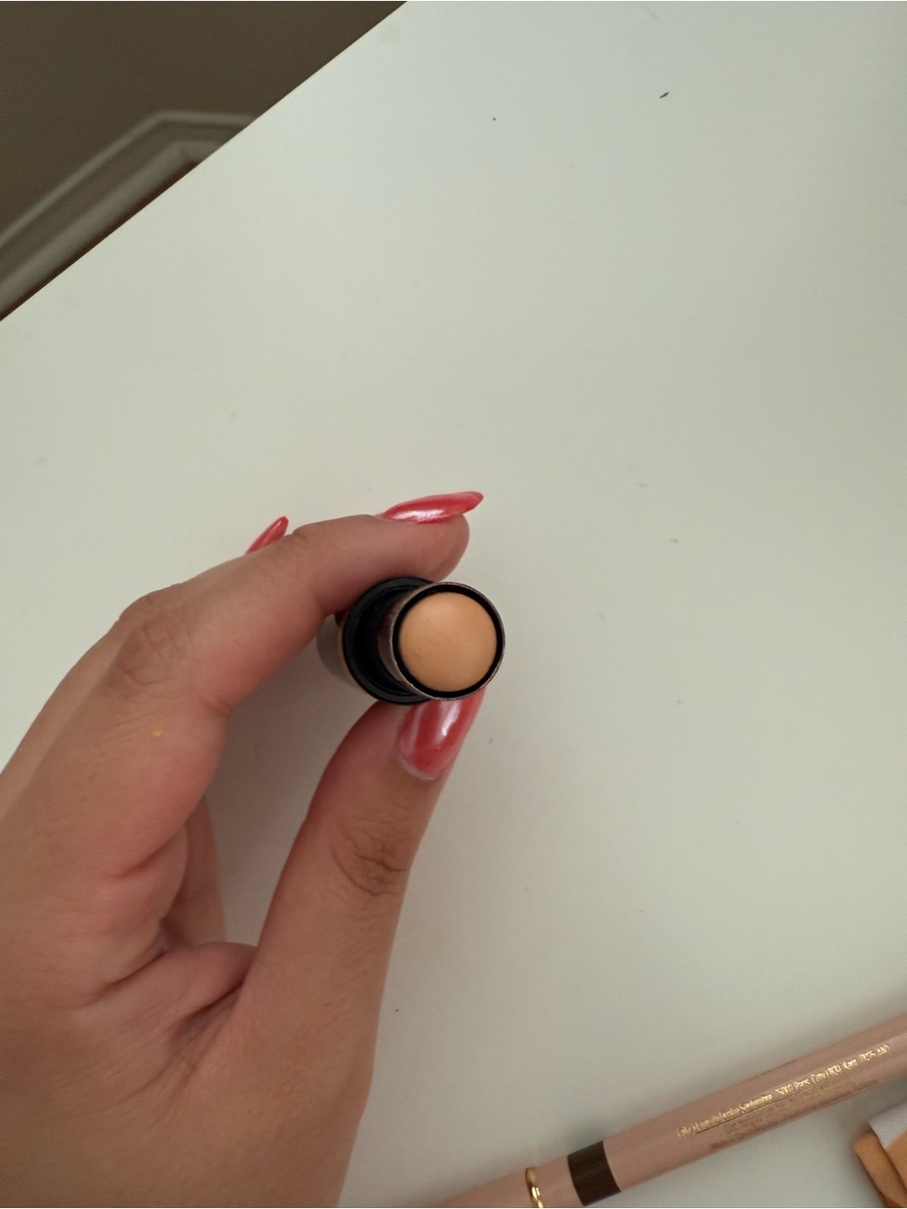 Bobbi Brown concealer - Picture 2 of 3